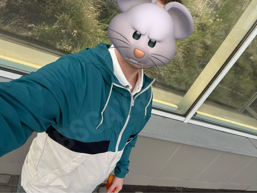 AndrewCat4673868