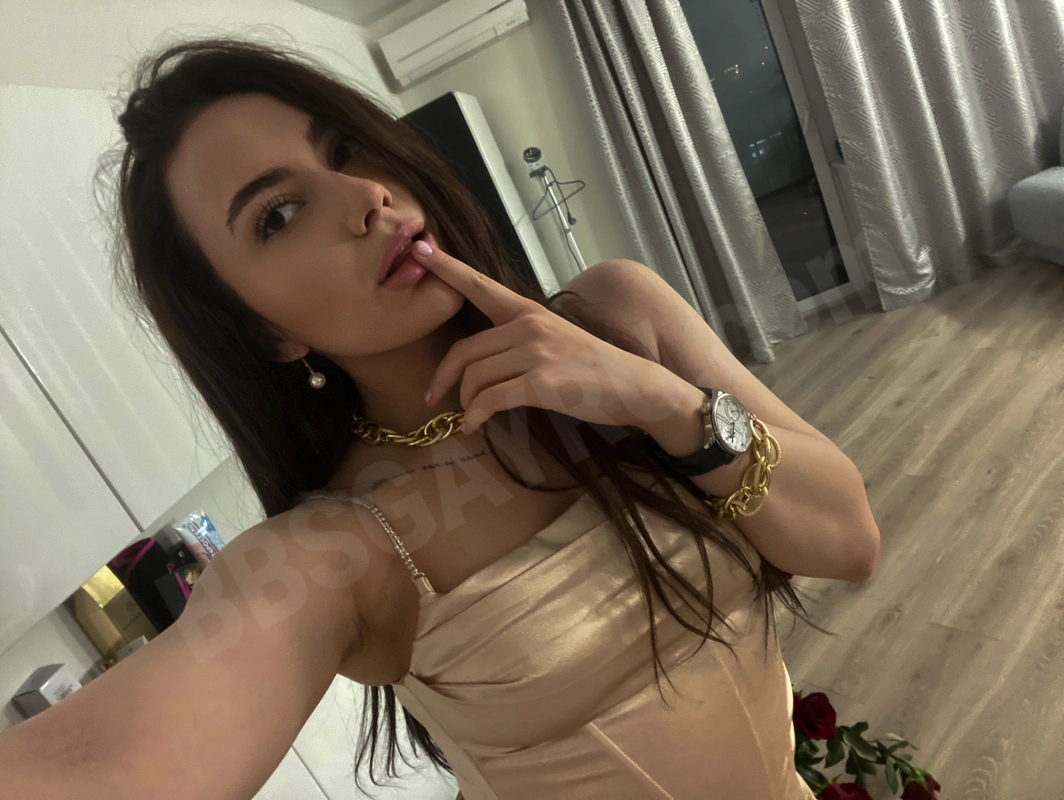Mila124658223